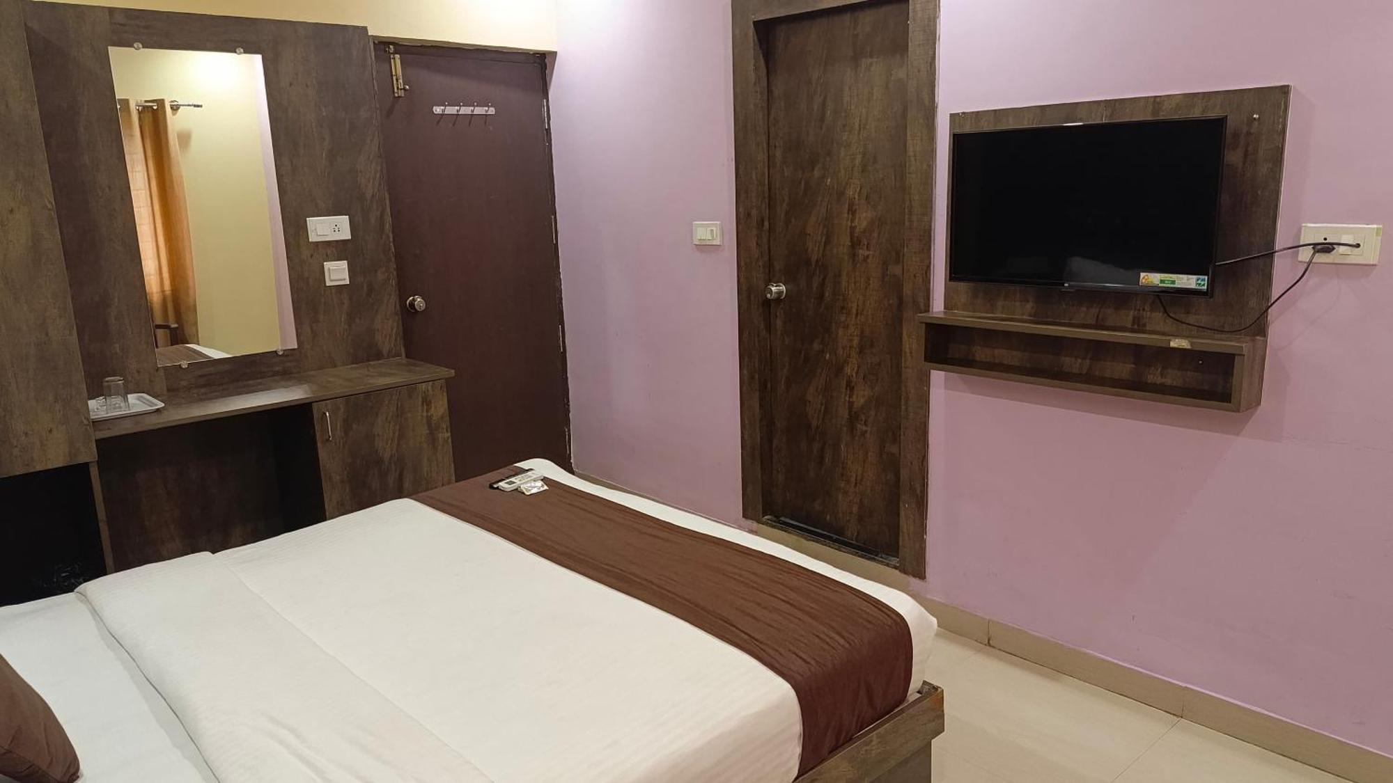 Pph Royal Gs Comforts Opp Mall Of Asia Bangalore Luaran gambar