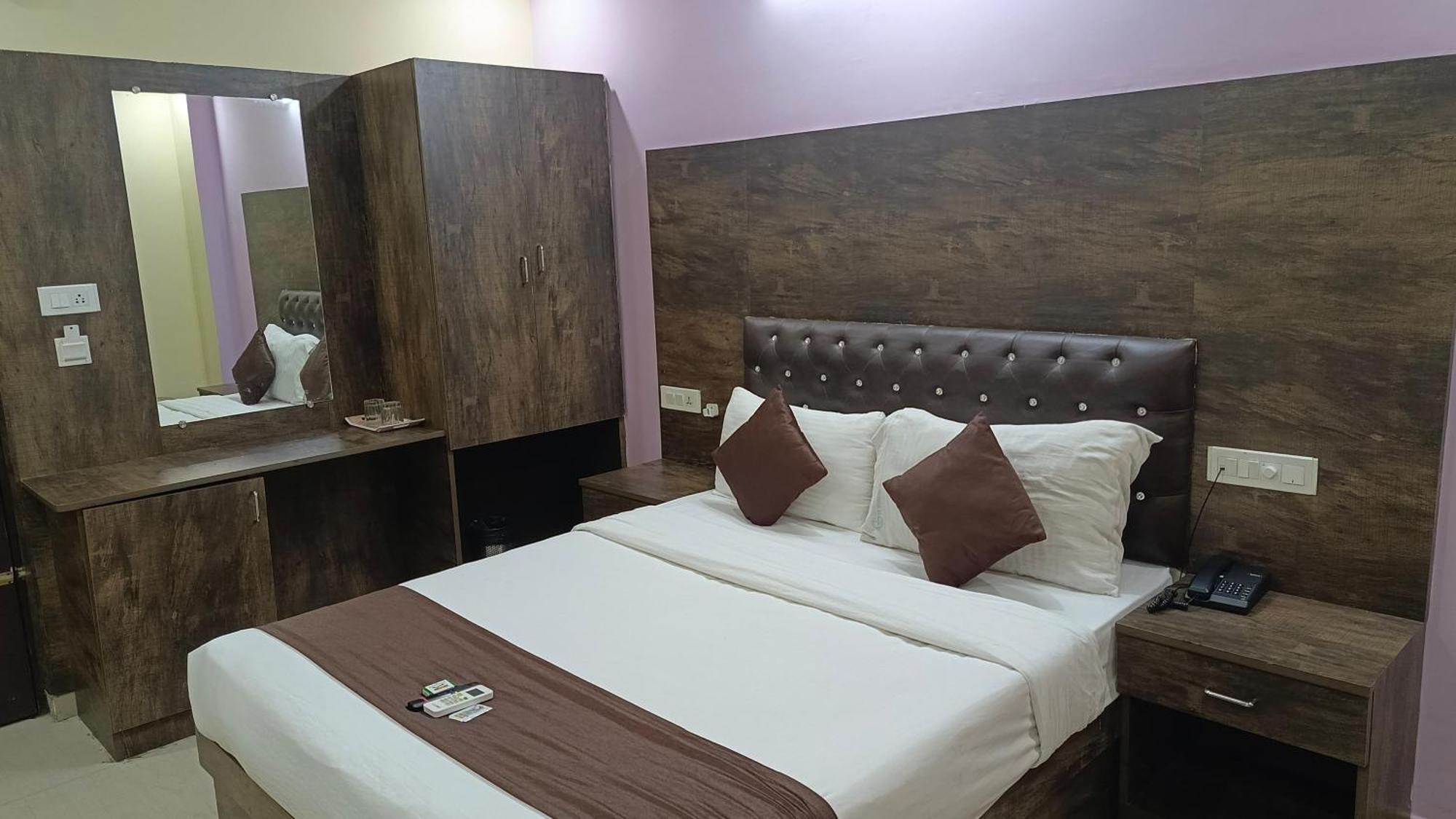 Pph Royal Gs Comforts Opp Mall Of Asia Bangalore Luaran gambar
